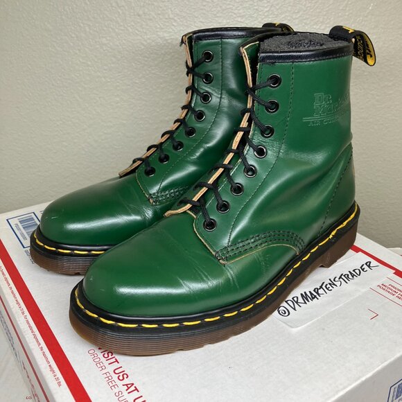 90's Vintage WMNS Size US 8 England Green Dr. Martens MIE boots 8-eye 1460 shoes - Picture 1 of 16